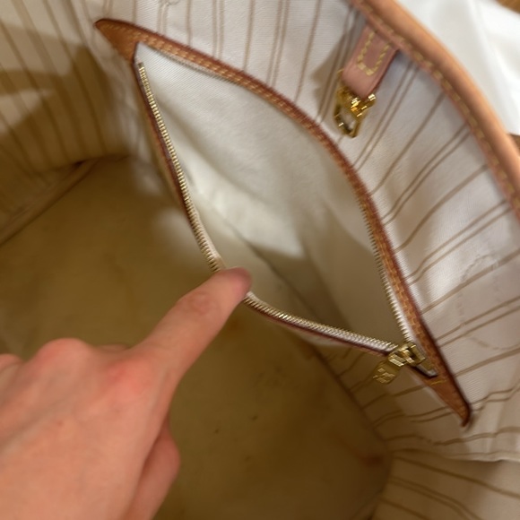 Authentic Louis Vuitton Neverfull MM - Picture 8 of 12